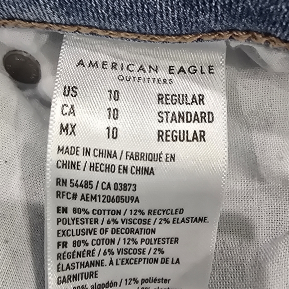 American Eagle Low Rise Flare Jeans Size 10 REG - Picture 4 of 6